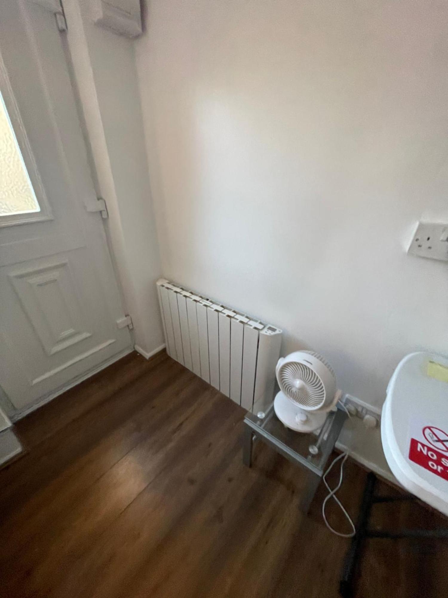 Fantastic Studio, Private Bathroom And Mini Kitchen. Thamesmead  Eksteriør bilde